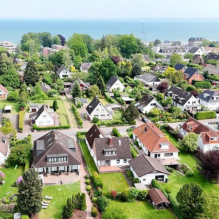 Nur 7 Gehminuten Zum Strand, Sehr Hochwertige Ferienwohnung Mit Terrasse In Ruhiger Lage, Inklusive Parkplatz Und Fahrradunterstellplatz Laesst Keine Wuensche Offen Scharbeutz Exteriér fotografie