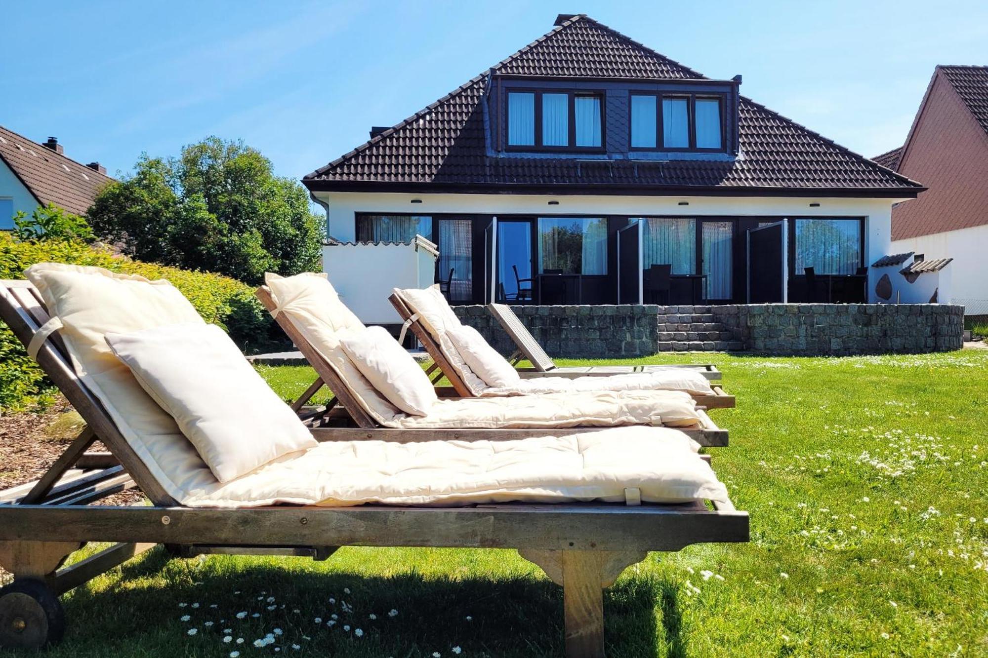 Nur 7 Gehminuten Zum Strand, Sehr Hochwertige Ferienwohnung Mit Terrasse In Ruhiger Lage, Inklusive Parkplatz Und Fahrradunterstellplatz Laesst Keine Wuensche Offen Scharbeutz Exteriér fotografie